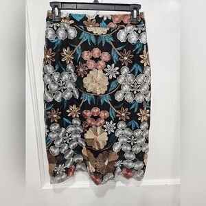 Elegant Floral Embroidered Pencil Skirt